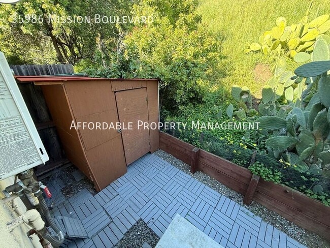 Building Photo - 35986 Mission Blvd