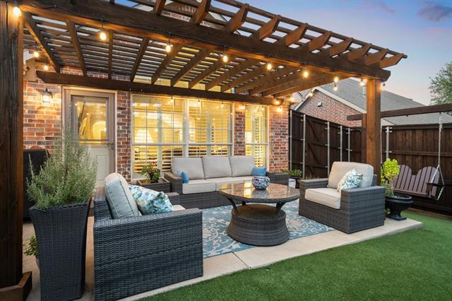 Building Photo - 14881 Holly Leaf Dr