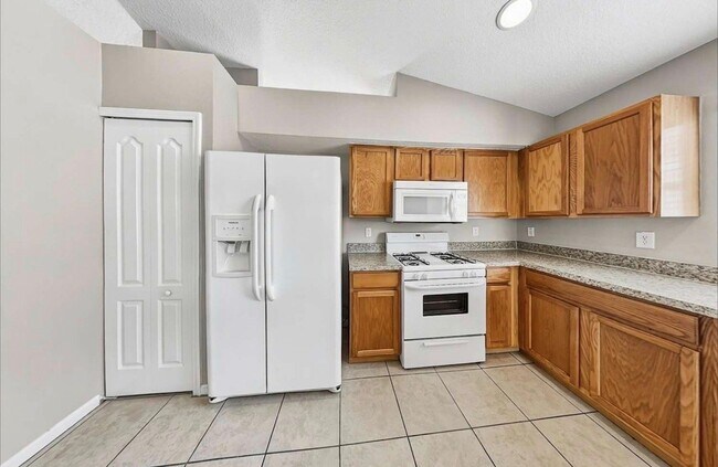 Building Photo - 30237 Glenham Ct