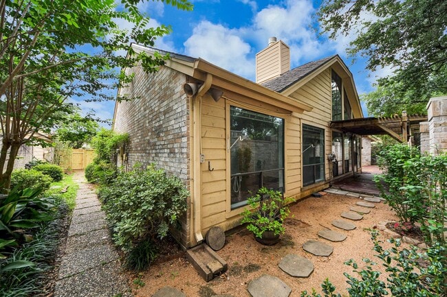 Building Photo - 1023 Oyster Bay Dr