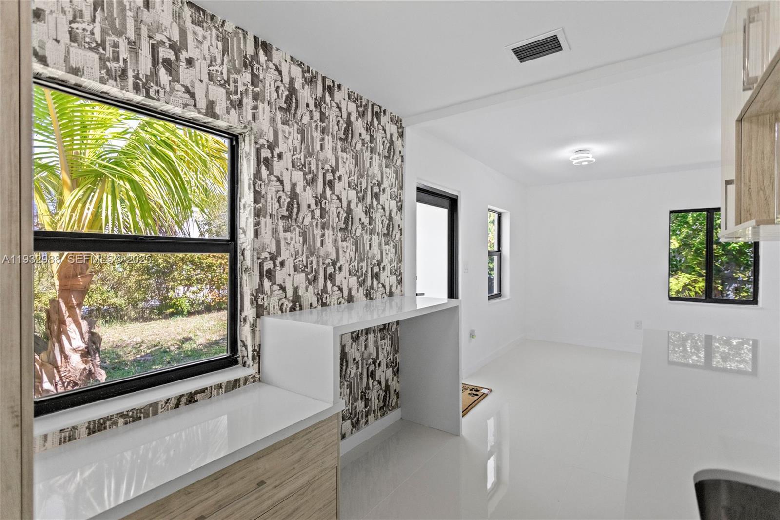 Building Photo - 1640 NE 183rd St