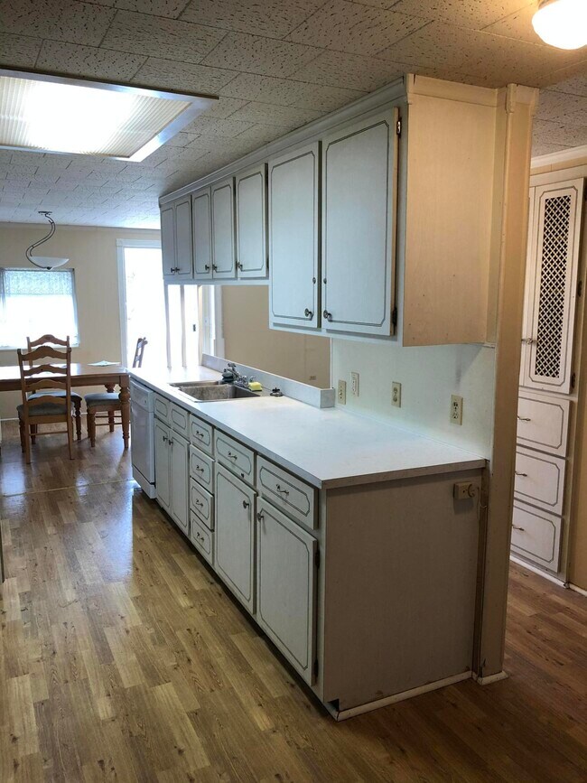 Building Photo - 1511 SW 65th Terrace