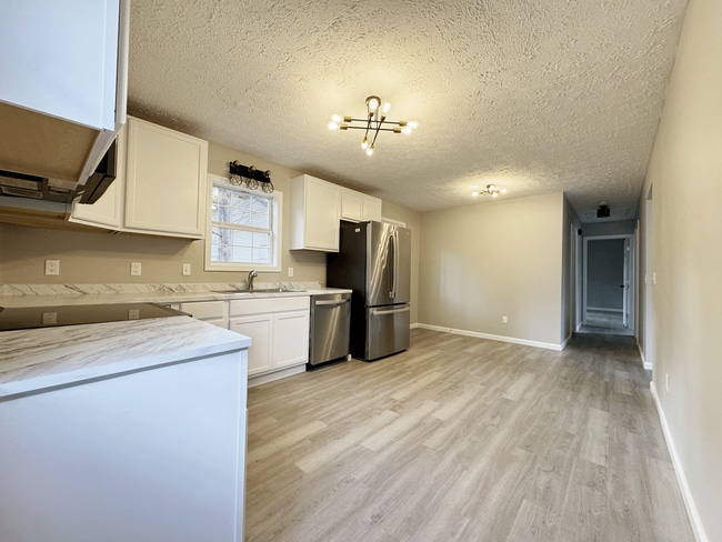 Building Photo - 220 Virginia Ave