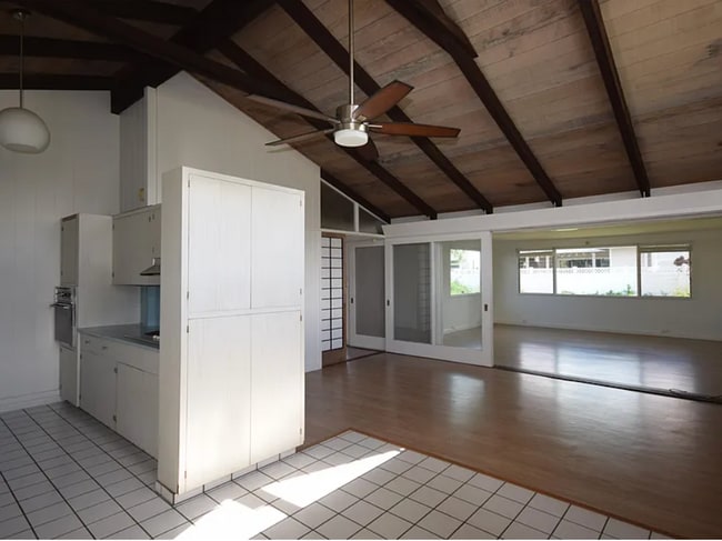 Building Photo - Three bedroom, Two Bath Single Family Home in the Kuliouou-Kalani Iki Neighborhood!
