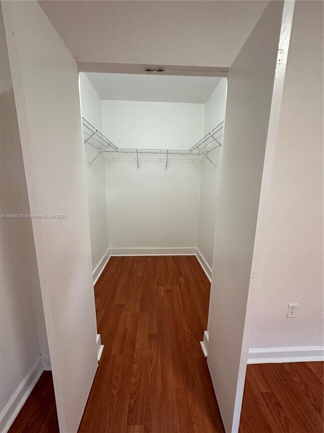 Building Photo - 2731 NE 3rd Dr