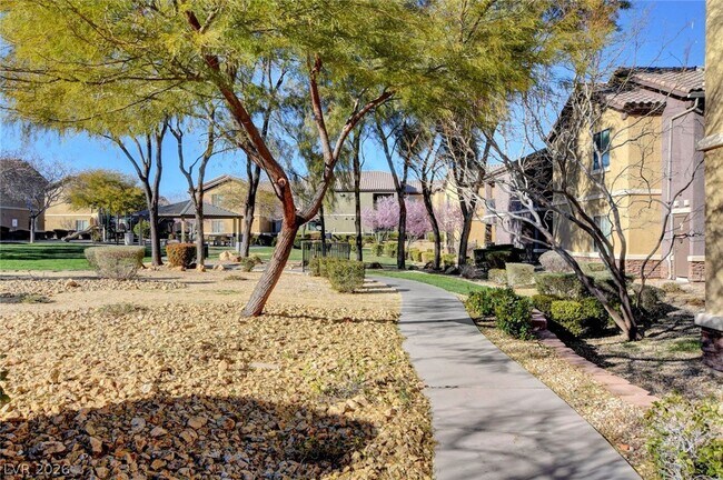 Building Photo - 6868 Sky Pointe Dr