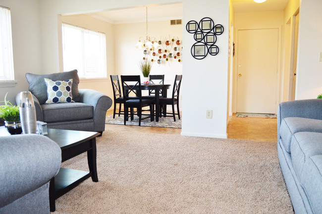 Two bedroom living room - Cambridge Square Apartments