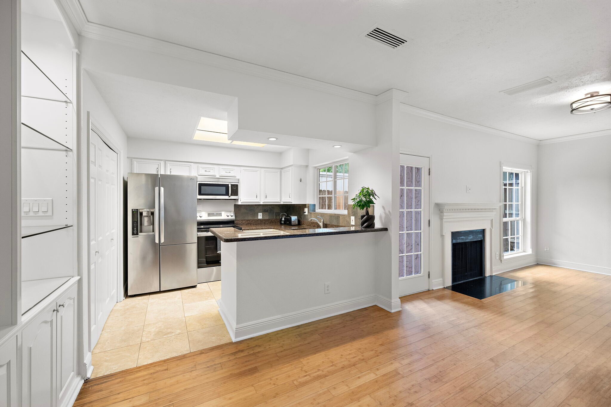 Building Photo - 2220 Bering Dr