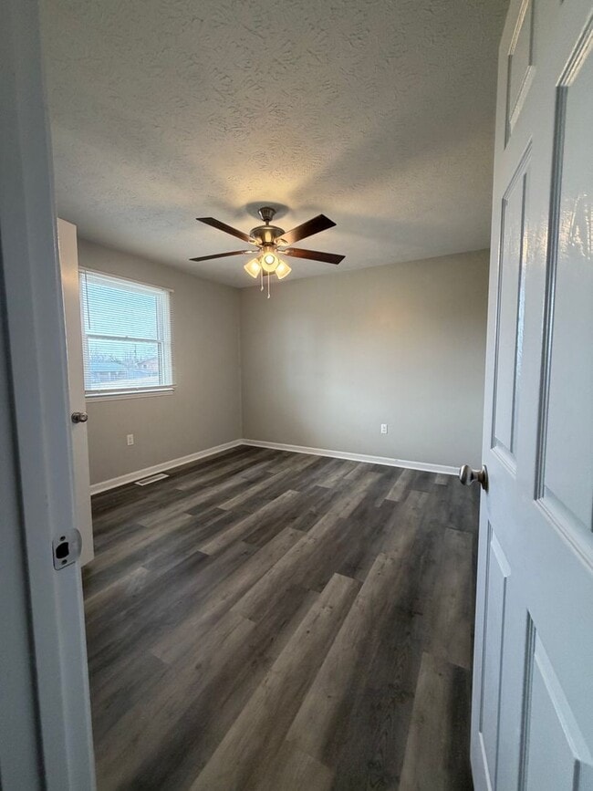 Building Photo - Location!!!!