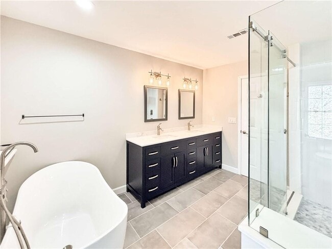 Building Photo - 4515 N Slope Cir