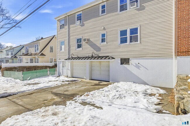 Building Photo - 24 Congress St