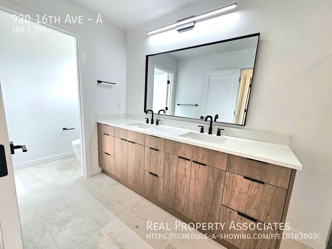 Building Photo - 920 16th Ave