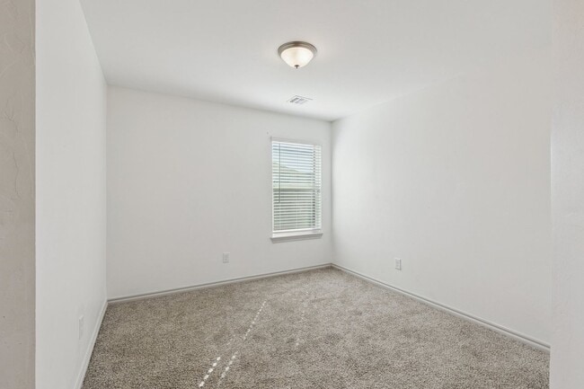 Building Photo - Stunning 4-Bed Home in Deer Creek Schools with Open Floorplan & Community Amenities