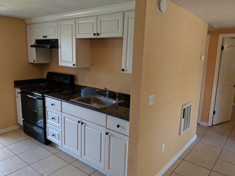 Building Photo - 2146 Ranchita Trail