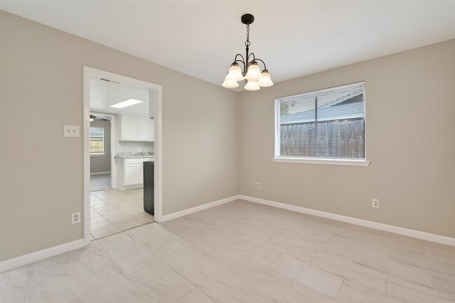 Building Photo - 10510 Overview Dr