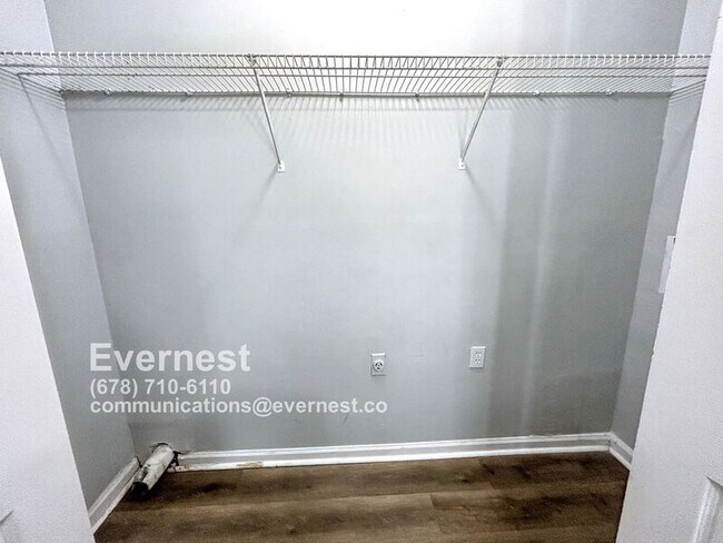 Building Photo - 9102 Fairway Ct