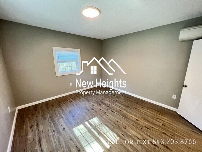 Building Photo - 3317 Proctor St