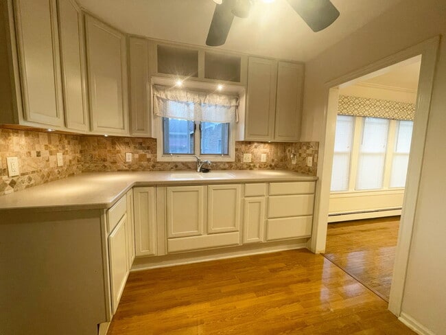 Building Photo - 1212 Briargate Ave