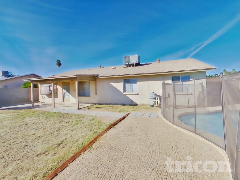 Building Photo - 6431 W Hatcher Rd