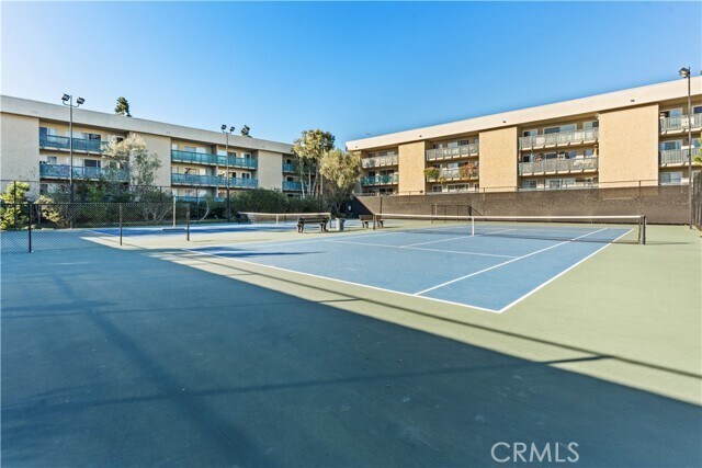 Building Photo - 576 N Bellflower Blvd