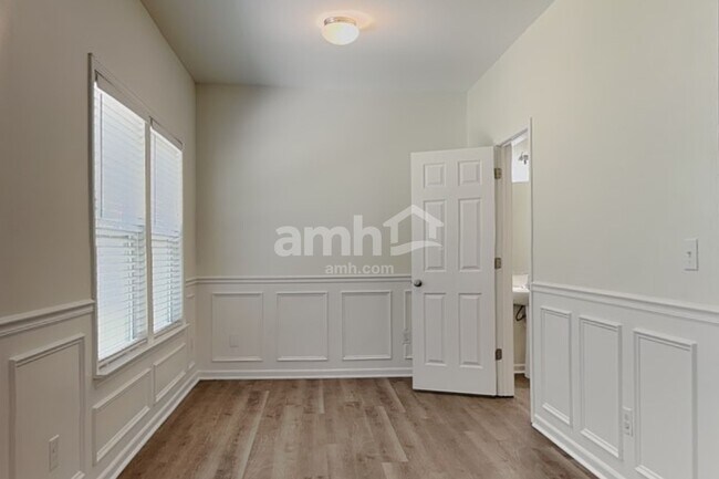 Building Photo - 145 Collenton Ln