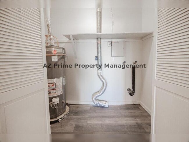 Building Photo - 1423 E Virginia Ave