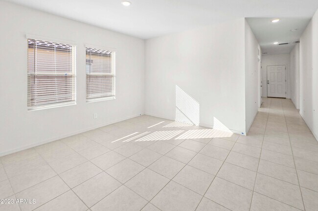 Building Photo - 5733 W Coplen Farms Rd