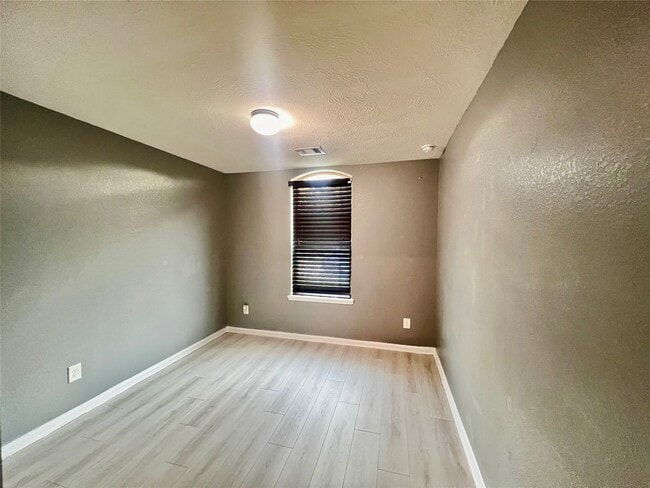 Building Photo - 6718 Madison Heights Ct