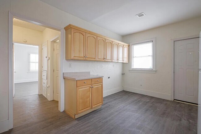 Building Photo - 1232 NE 16th St