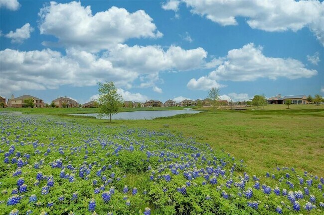 Building Photo - 300 Briar Park Dr