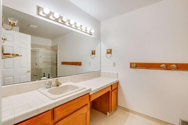 Building Photo - 431 Paul Dr