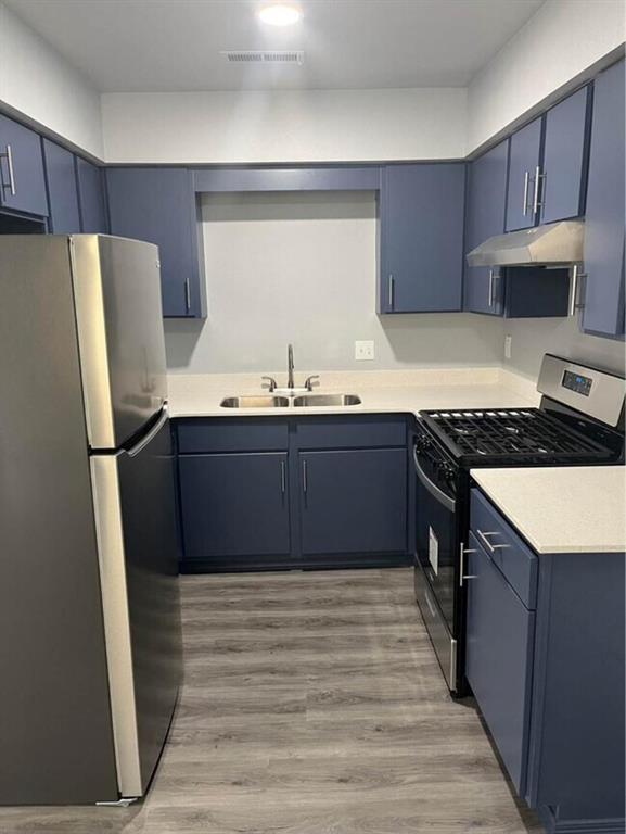 Building Photo - 1701 N Lewis Ave