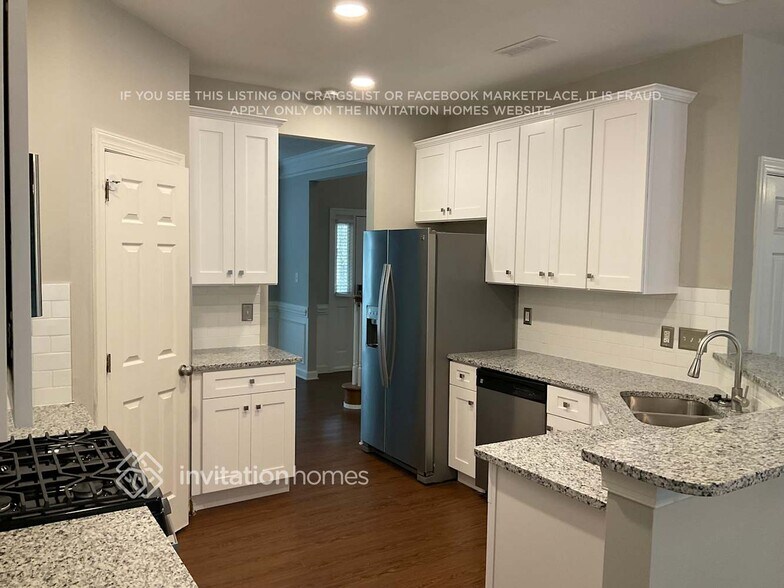 Building Photo - 6437 Dawnmist Ln