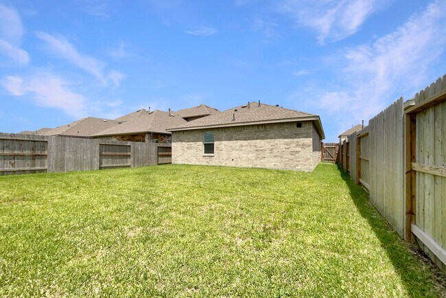 Building Photo - 16418 Monte Sinai Dr