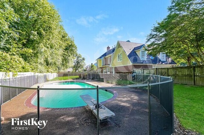 Building Photo - 1217 Pin Pointe Dr