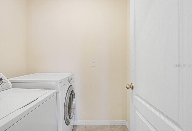 Building Photo - 1125 Torrente Ln