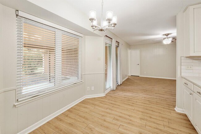 Building Photo - 8609 Melshire Dr