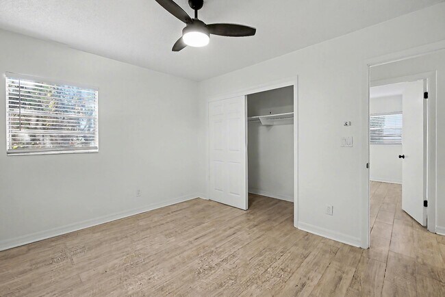 Building Photo - 235 Boulevard Des Pins