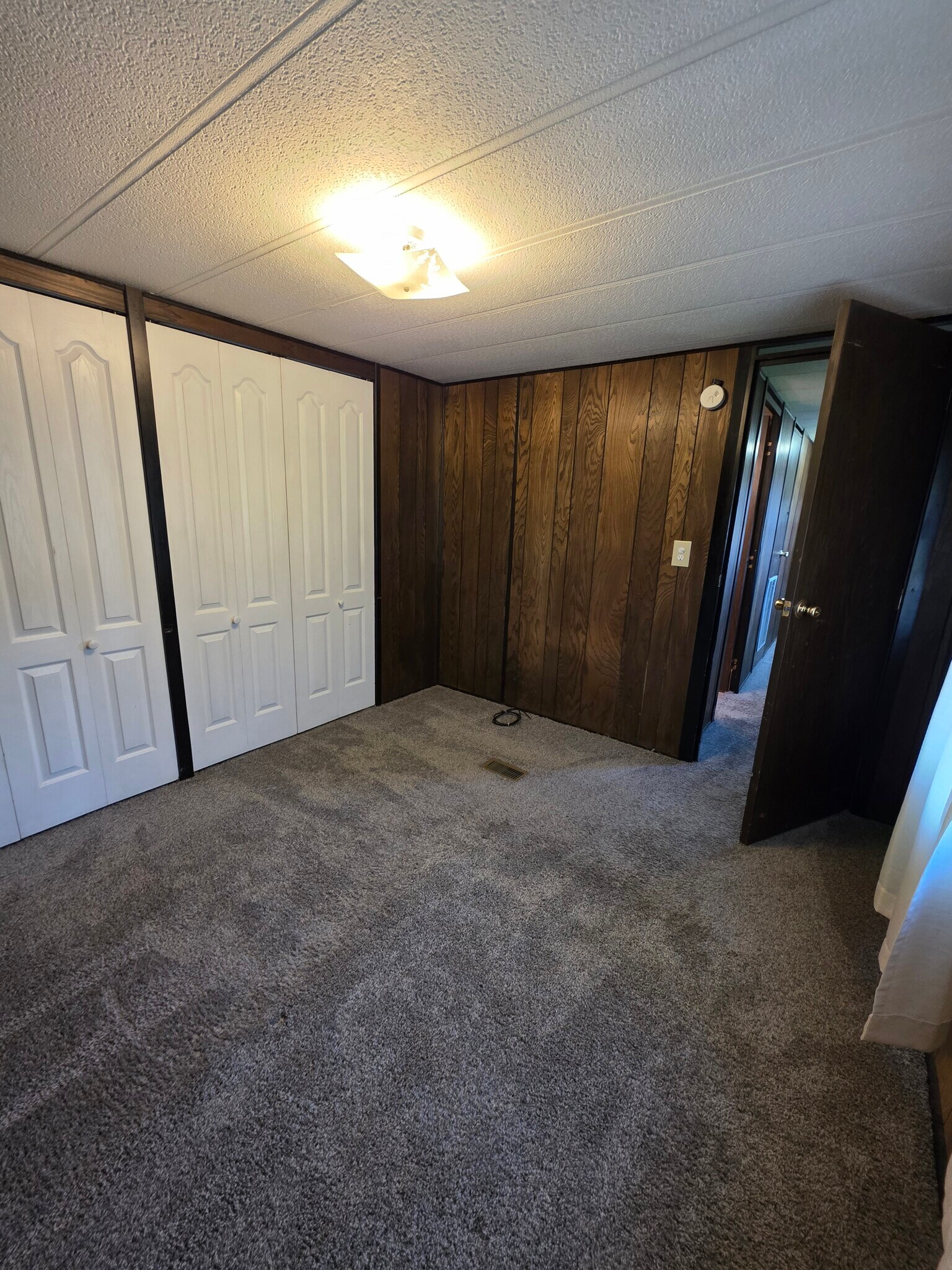 Building Photo - 1100 Pines Rd