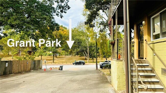 Building Photo - 520 Park Ave SE