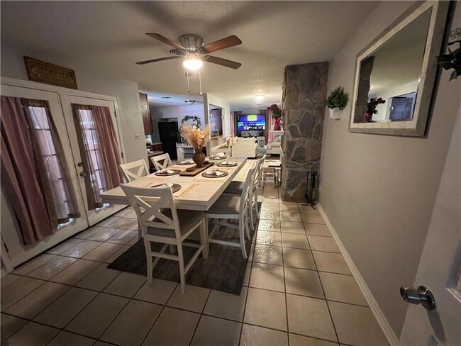 Building Photo - 6613 Carmen St