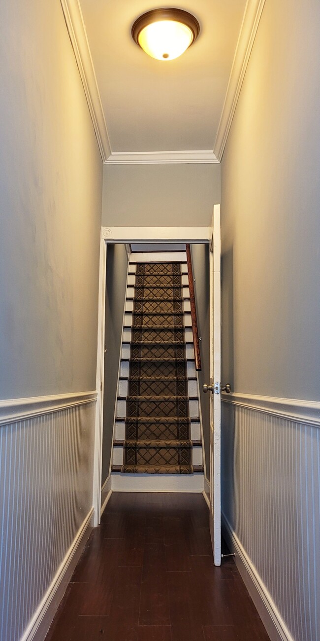 Apartment Entry Hall - 373 W 1st St