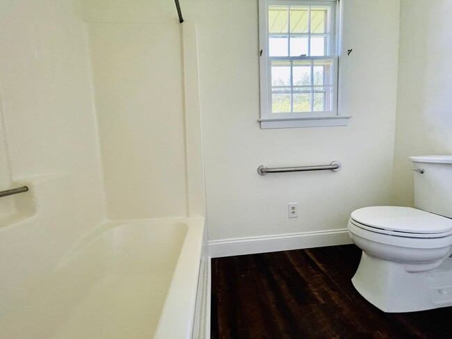 Building Photo - Updated and adorable rancher home in Old C...