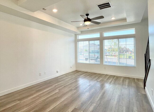 Building Photo - FIRST MONTH FREE!