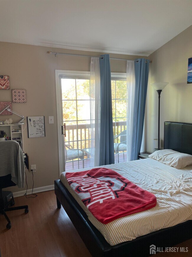 Building Photo - 5192 Beech Ct