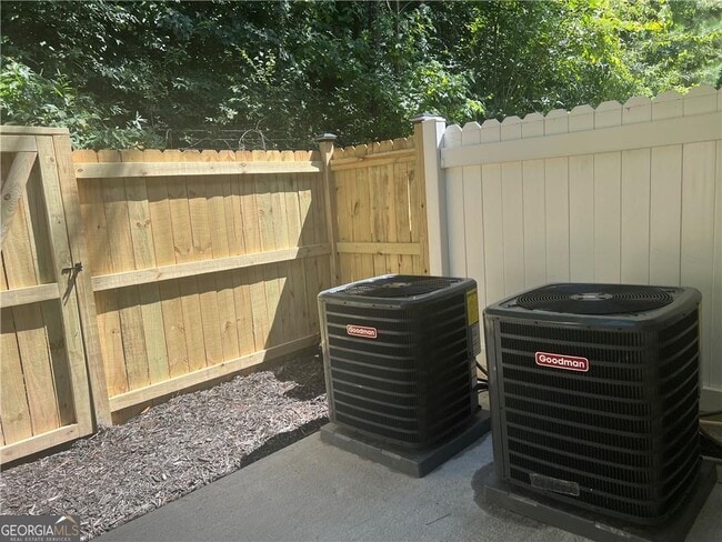 Building Photo - 2896 Vining Ridge Terrace