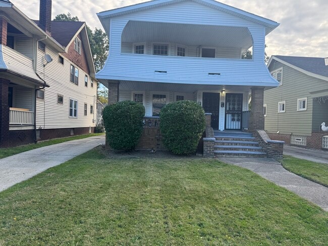 Building Photo - 1051 E 171st St