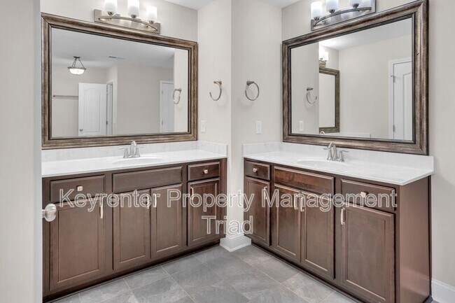 Building Photo - 5470 Noble View Dr