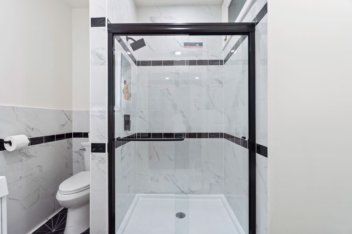 Building Photo - 92 Stuyvesant Ave