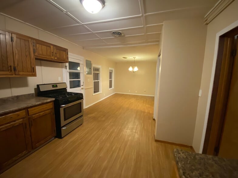 Building Photo - 301 McCool Ave